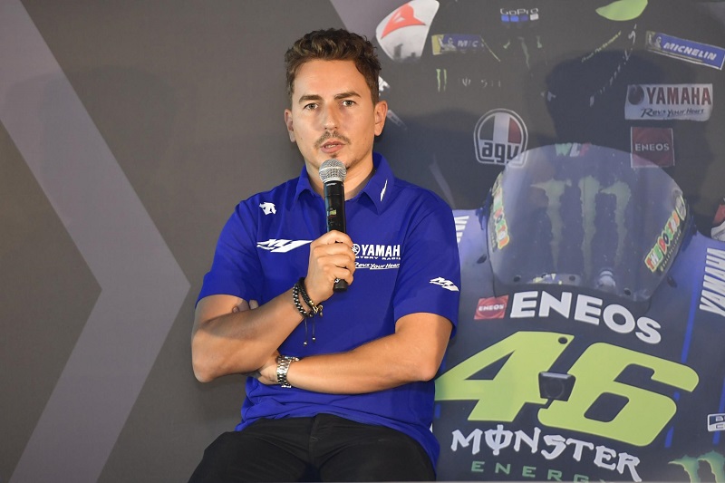 Lorenzo Semakin Lambat Mengendarai Motor, Apa Penyebabnya?