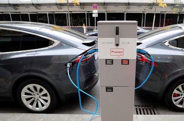 Tesla Akan Tekan Investasi Baterai di Indonesia