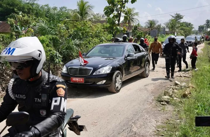 Presiden Tinjau Perbaikan Jalan Rusak yang Pernah Viral di Lampung