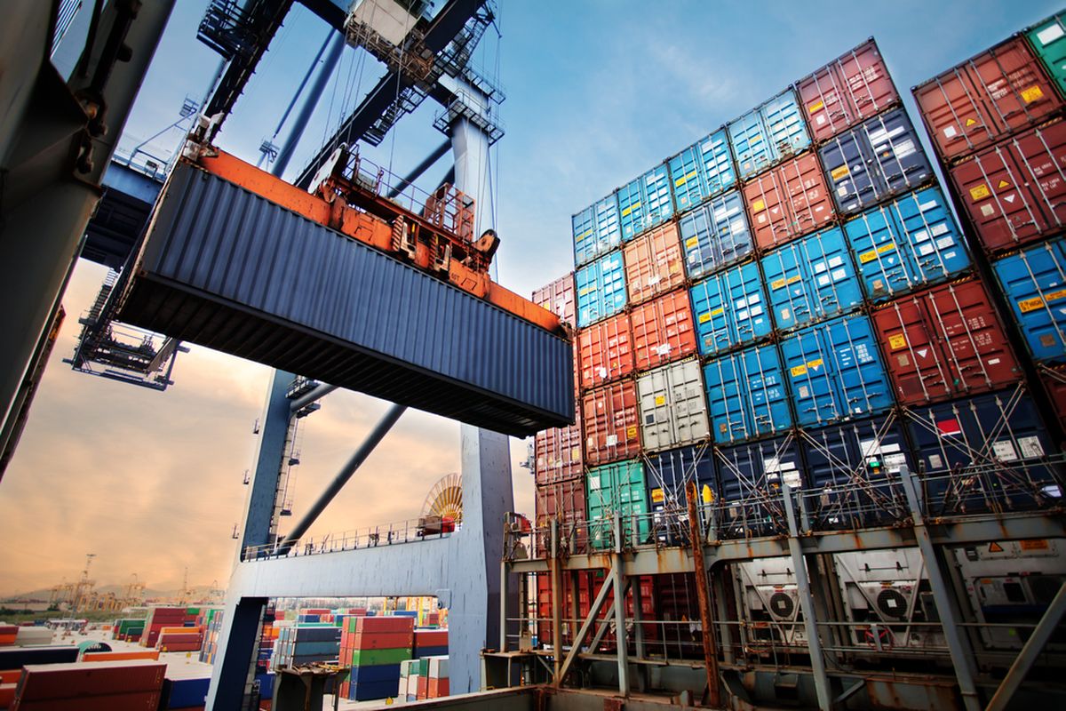 Dampak Penguatan Dolar terhadap Usaha Importasi di Indonesia