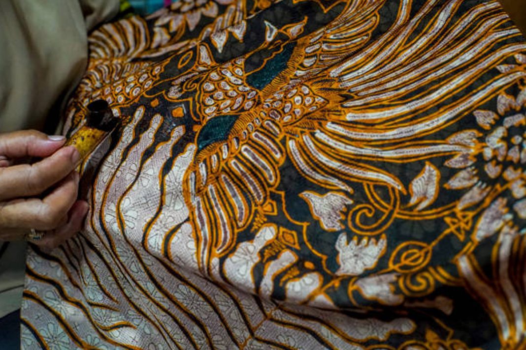 Pesona dan Pentingnya Melestarikan Keindahan Batik Indonesia
