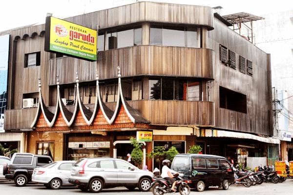 5 Restoran Padang yang Terkenal Mahal dan Enak