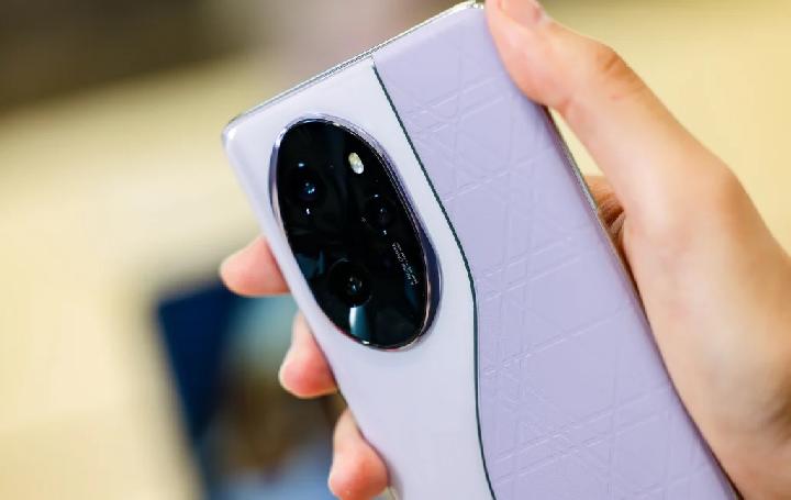 Honor 100 dan 100 Pro Resmi Dibuka Pre-order di Cina