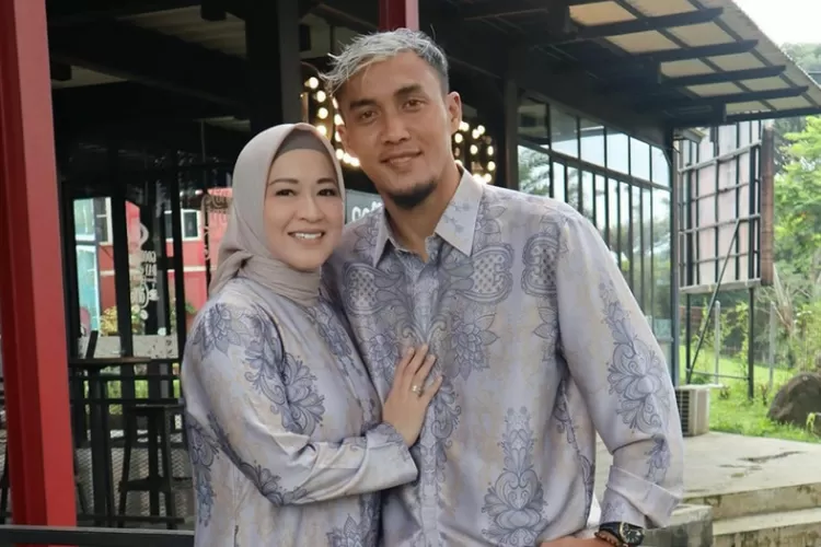 Istri Pemain Bola Artis