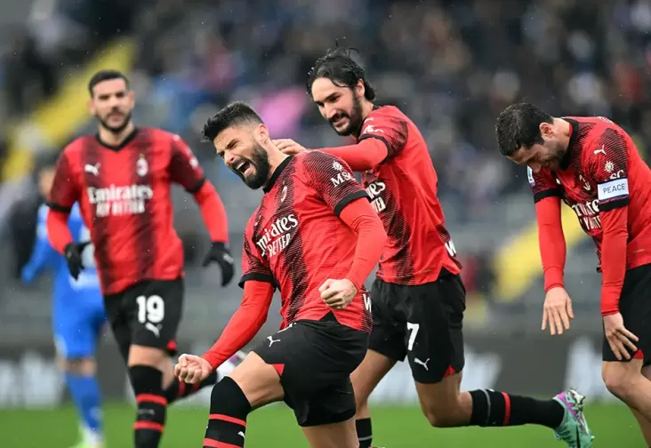 Hasil Turnamen Italia: AC Milan Hancurkan Empoli, Giroud Cetak Gol dari Titik Penalti
