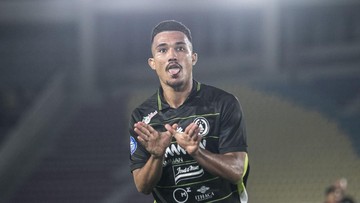 Menang 3-1, PSS Permalukan PSM di Maguwoharjo