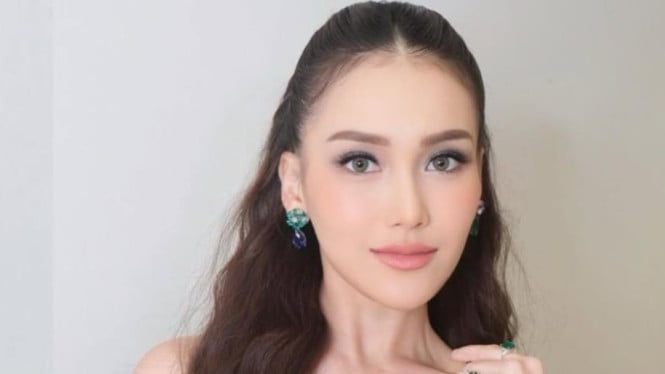 terpopuler:-ayu-ting-ting-ngaku-tak-berhasrat-meski-menjanda-12-tahun,-pemfitnah-azizah-salsha-bakal-diseret-ke-bui