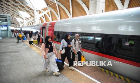 delapan-perjalanan-whoosh-dibatalkan-imbas-gempa-bekasi