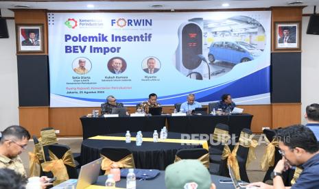 pakar:-insentif-mobil-listrik-impor-malah-hambat-industri-otomotif-nasional