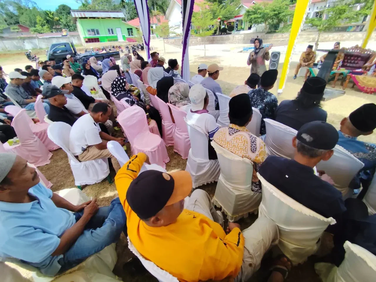Warga Tungkar Curhat Pembangunan Terhambat, Nela Abdika Zamri Beri Solusi