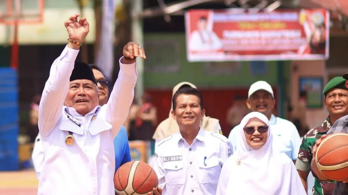 20 SMP/MTs Sumbar Unjuk Gigi di Open Turnamen Basket Solok
