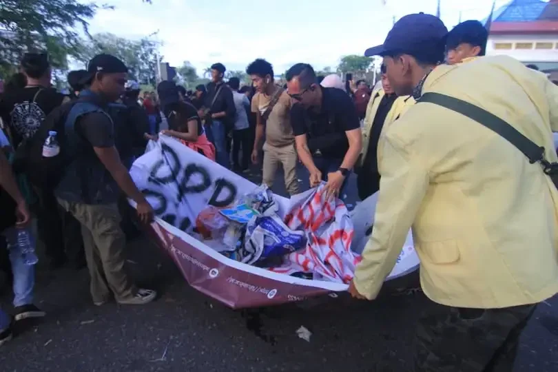 Mahasiswa Padang Bersih Usai Demo, Wali Kota Beri Apresiasi Tinggi!