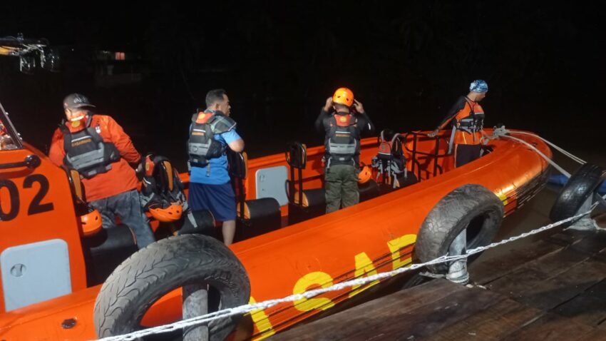 Tim SAR Cari Dua Nelayan Hilang di Padang
