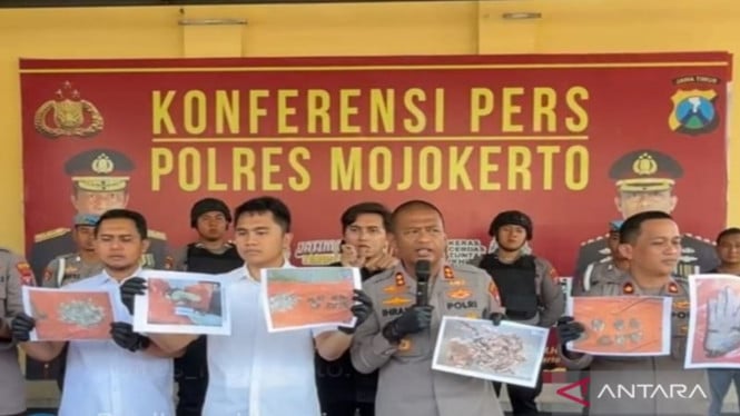 Pintu Kos Berulang Kali Menutup Saat Rekonstruksi Mutilasi