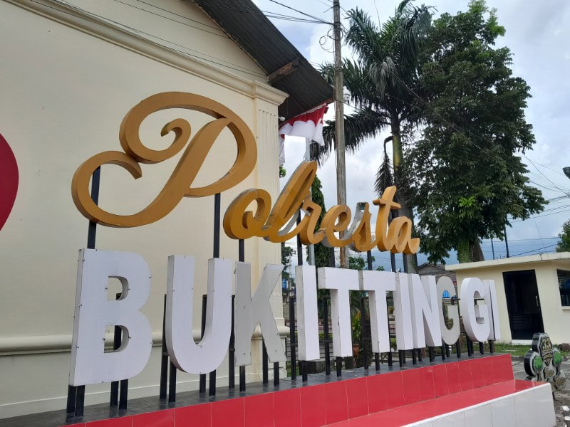 Polisi Buru Pelaku Penusukan Remaja di Bukittinggi