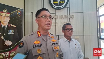 Polda Jatim Amankan Buku Milik Aktivis Paul Saat Penangkapan di Jogja