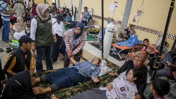 DPR Sentil Kepala BGN: Korban Keracunan MBG Bukan Statistik Semata