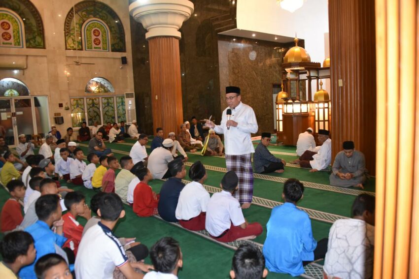 Pemko Padang Gerakkan Siswa Shalat Subuh, Cegah Kenakalan