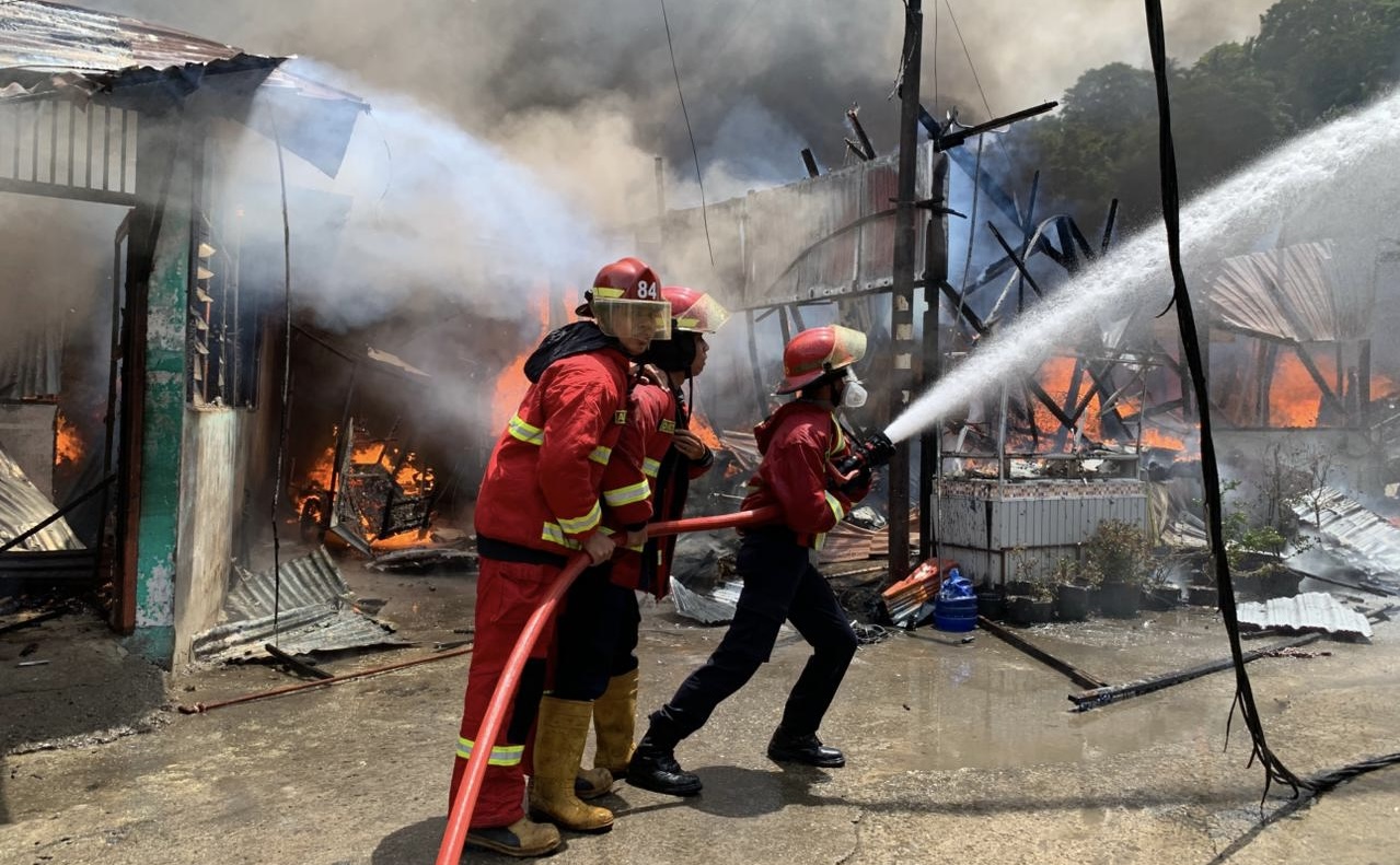 Api Lalap Pamancuang Padang, Belasan Rumah Hangus Terbakar