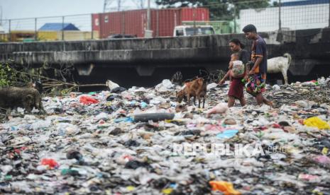 DLH DKI Jakarta Umumkan Sanksi Sosial Bagi Pembakar Sampah