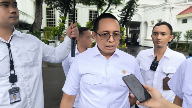 Hasan Nasbi Kritik Gaya Komunikasi Menkeu, Minta Lebih Solid