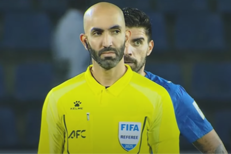 Ahmad Al Ali Pimpin Laga Indonesia vs Arab Saudi, Jadi Sorotan