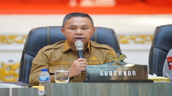 Gubernur Riau Tiba di KPK Usai Ditangkap OTT