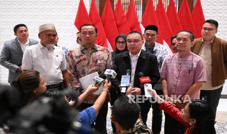 Prabowo Rehabilitasi Dua Guru Luwu Utara, Harkat Dipulihkan