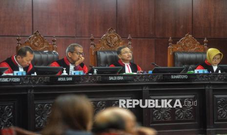 Kapolri Diminta Tindaklanjuti Putusan MK Soal Rangkap Jabatan