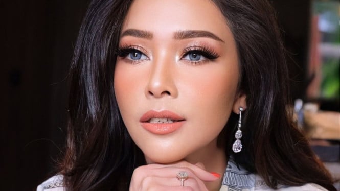 Warganet Soroti Aksi Maia, Rekam Momen Kehamilan Alyssa?