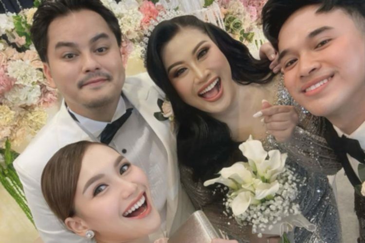 Ayu Ting Ting dan Anwar BAB Meriahkan Pernikahan Boiyen