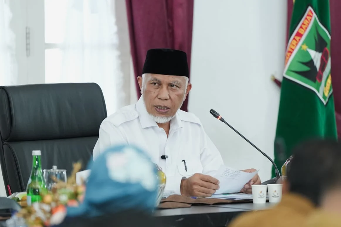 Sumbar Salurkan Ratusan Ton Bantuan, Usul Tambahan Pangan
