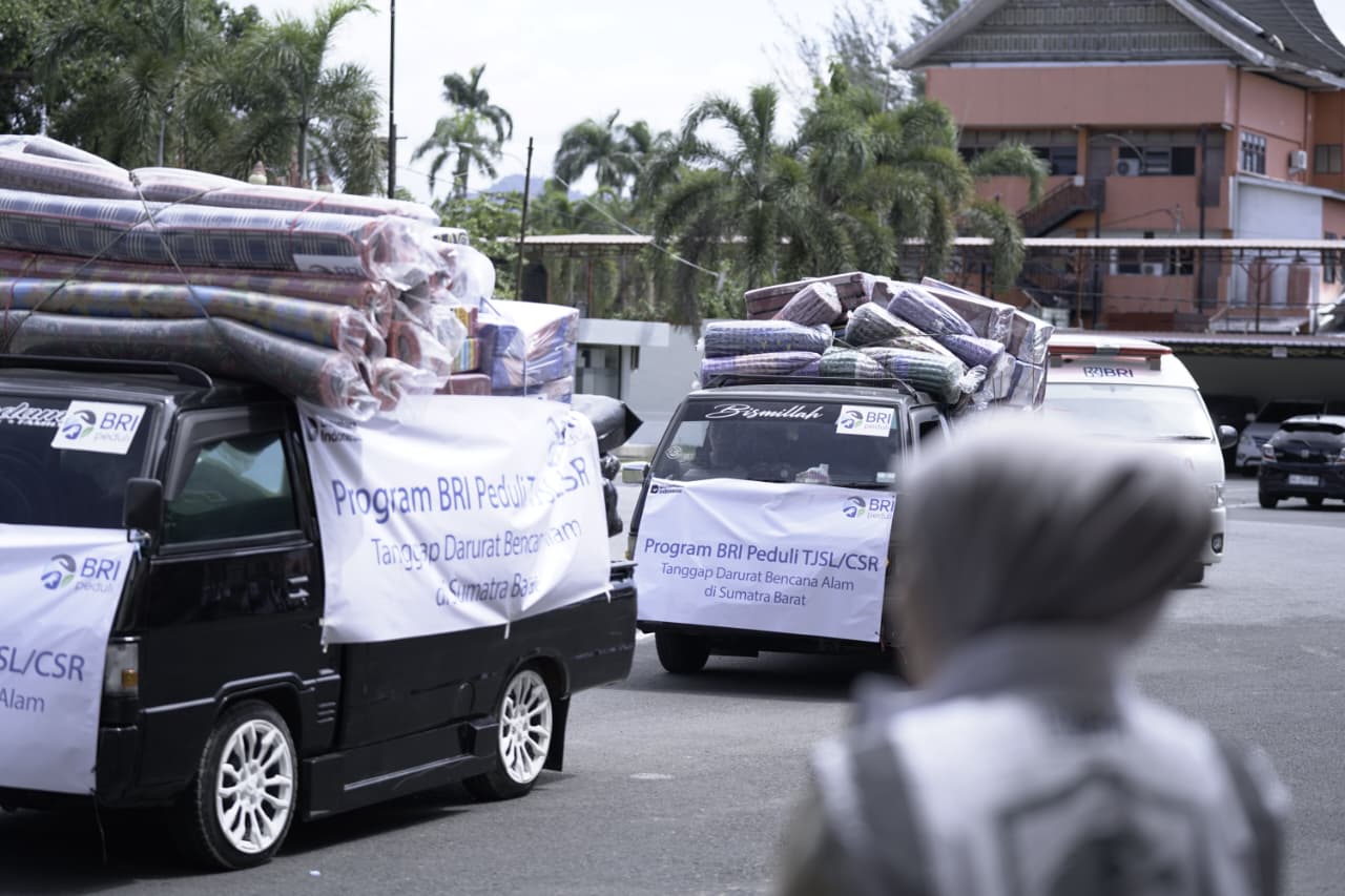 BRI Salurkan Bantuan Rp850 Juta untuk Korban Sumbar