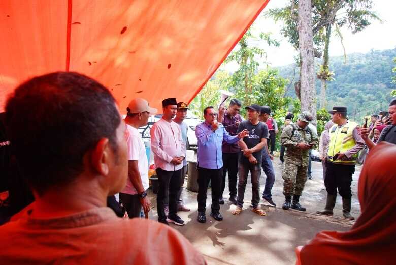 Tanah Datar Tanggap Bencana, Salurkan Bantuan, Buka Akses Jalan