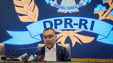 DPR Desak Kemendagri Nonaktifkan Bupati Aceh Selatan Usai Umrah