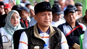 Bupati Aceh Selatan Diberhentikan Sementara Usai Umrah Saat Bencana