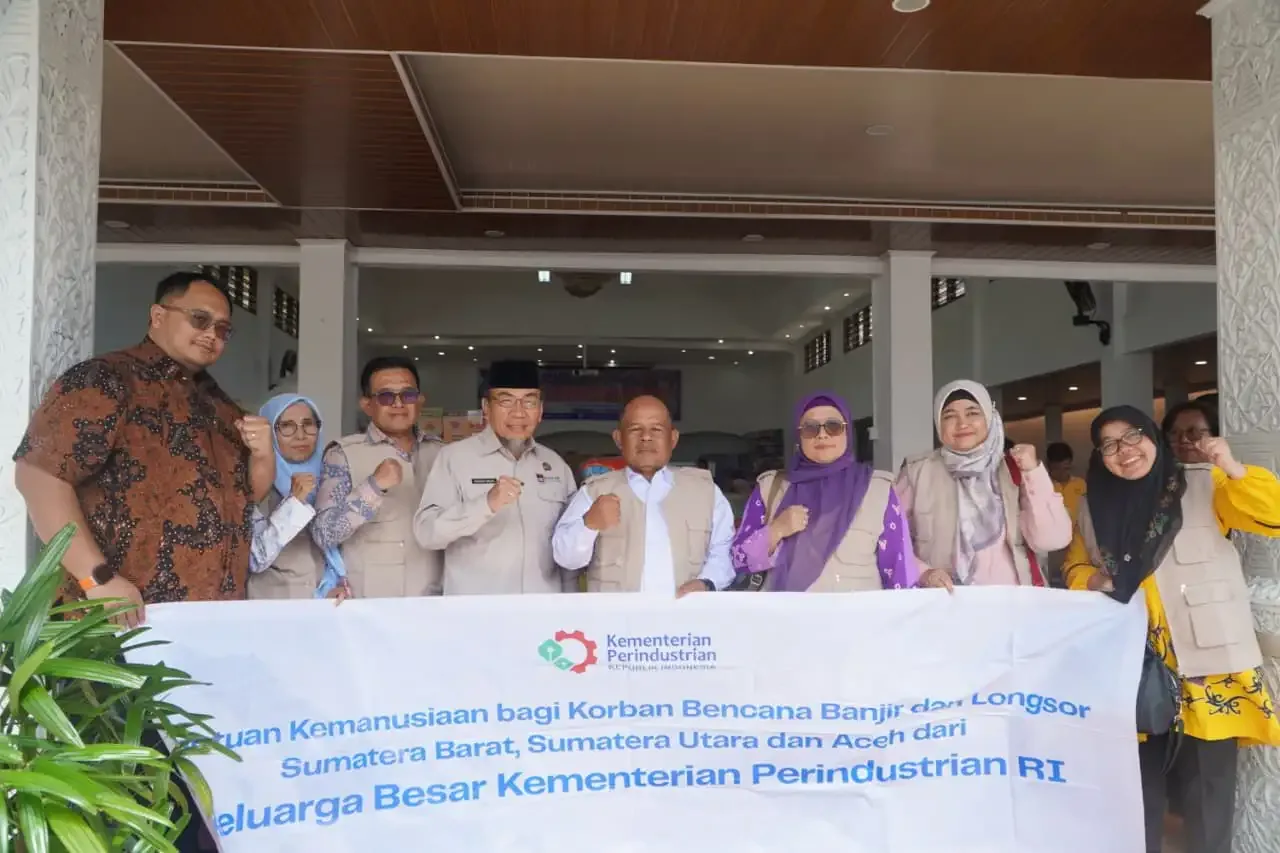 Kemenperin Salurkan Bantuan Logistik, Ringankan Korban Banjir Padang