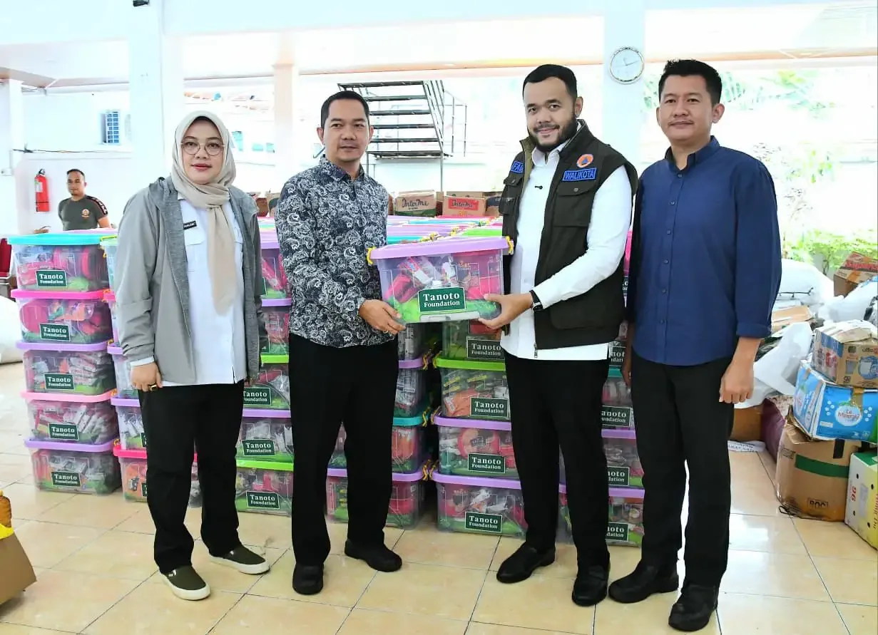 Tanoto Foundation Ulurkan Bantuan Sembako Bagi Korban Padang
