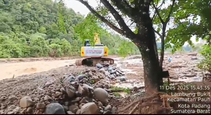 Semen Padang Pulihkan Infrastruktur Pascabanjir Bandang di Pauh