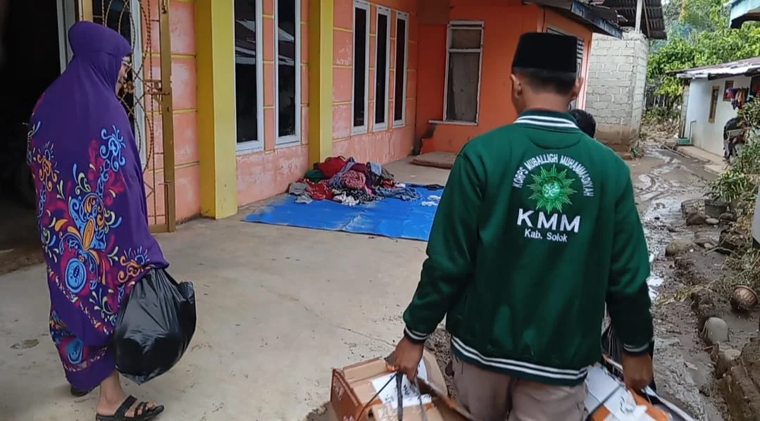Muhammadiyah Solok Salurkan Bantuan, Ringankan Korban Banjir Selayo