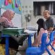 jurnalis-senior-pun-ikut-program-gemar,-aan-dwi-puantoro-ambil-rapor-putrinya-di-tk-nufis-bekasi
