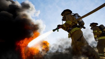Damkar Jaksel Sigap Padamkan Api di Kantor Wali Kota
