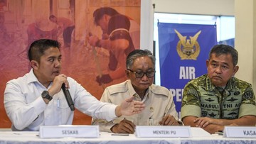 53 Helikopter Terus Distribusikan Logistik, Pulihkan Sumatra Pasca Bencana