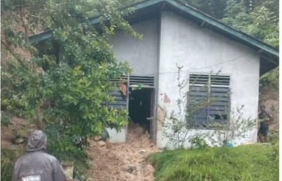 Longsor Agam Timbun Rumah, Tim Gabungan Selamatkan Warga Tertimbun