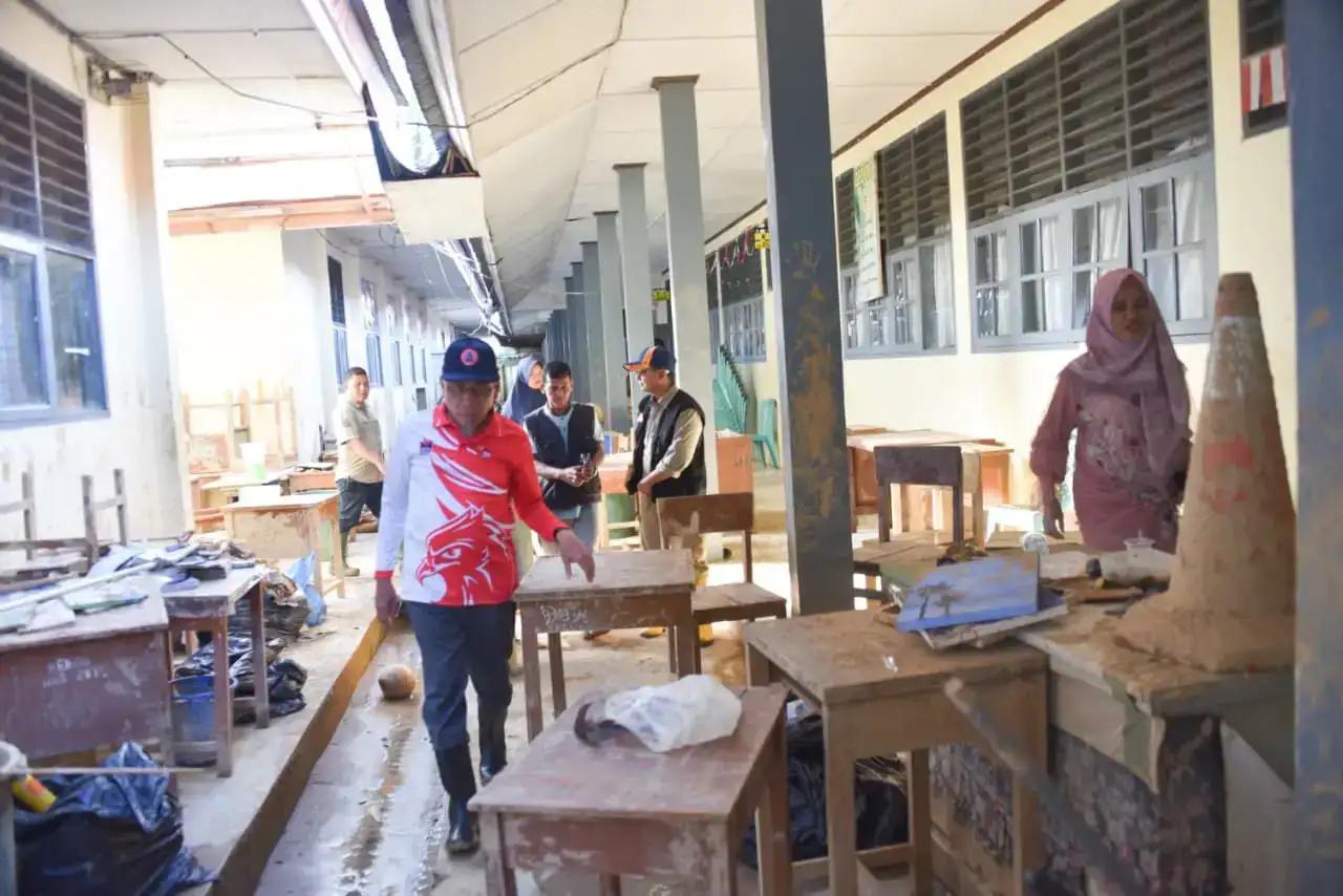 ASN Padang Fokus Pulihkan Fasilitas Pendidikan Terdampak Banjir dan Longsor