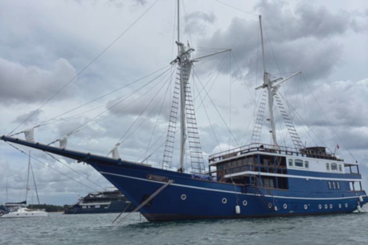 Pelatih Valencia B Meninggal: Kapal Tenggelam Dekat Pulau Komodo