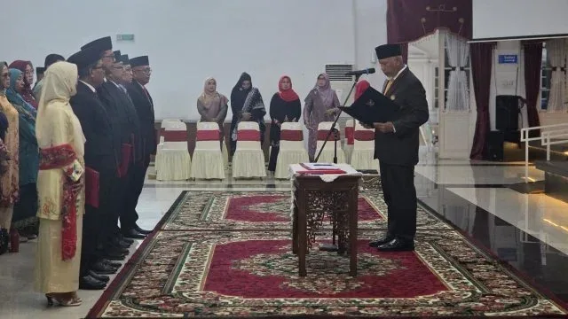 Mahyeldi Lantik Enam Pejabat Tinggi, Perkuat Birokrasi Sumbar