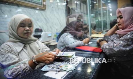 Trump Tarik Tarif, Rupiah Kembali Tertekan di Awal 2026