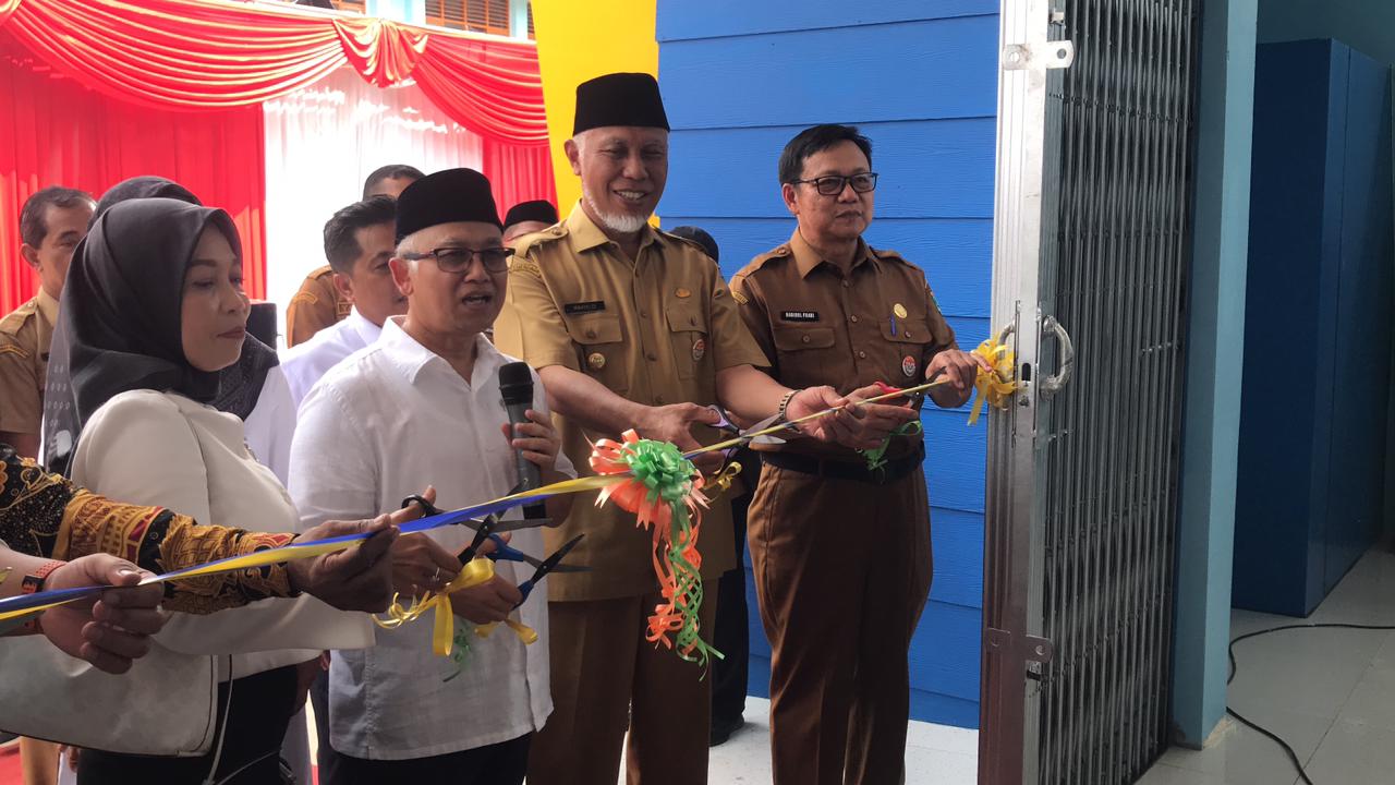 Wamendikdasmen Resmikan, Revitalisasi Sekolah Padang Tingkatkan Mutu Pendidikan