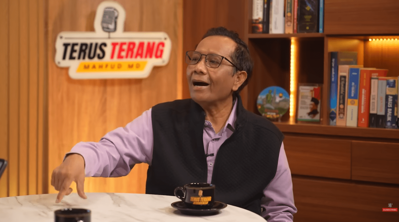 Mahfud MD Soroti TNI Jaga Sidang Korupsi Nadiem!